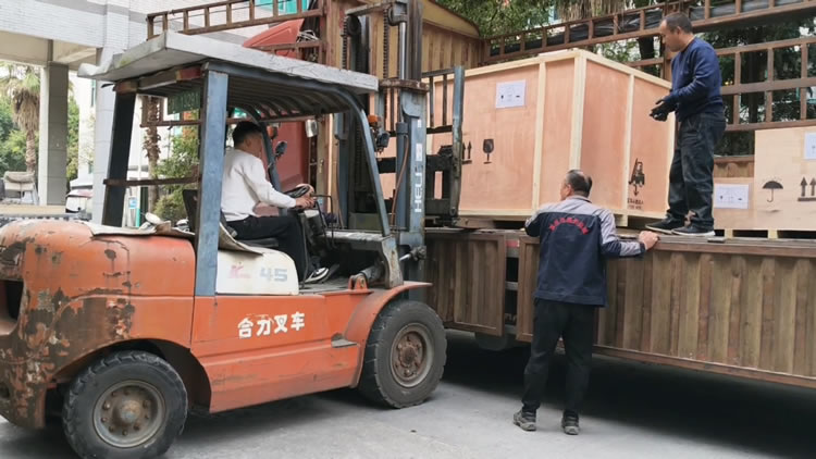 铝箔安博官方网站-安博anbo（中国）
装车发货